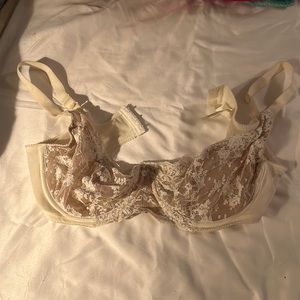 Victoria’s Secret cream/nude underwire bra